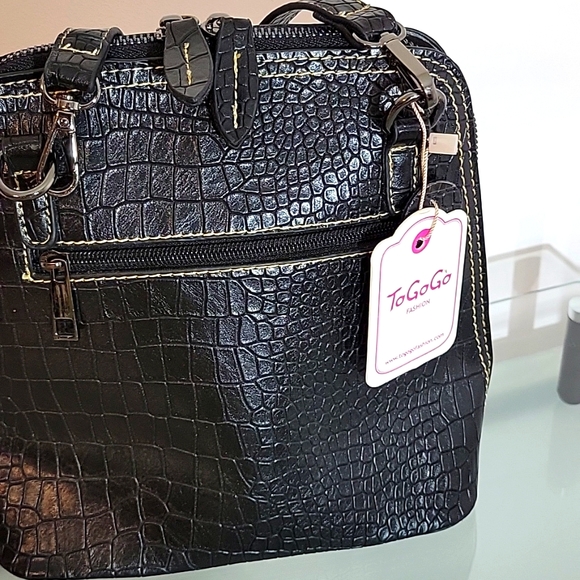 Mellow World To Go Go Crossbody Purse NWT - Picture 2 of 10